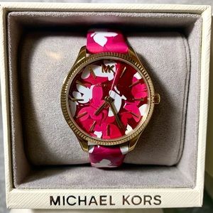 Michael Kors Women’s Floral Leather Watch 😍💕